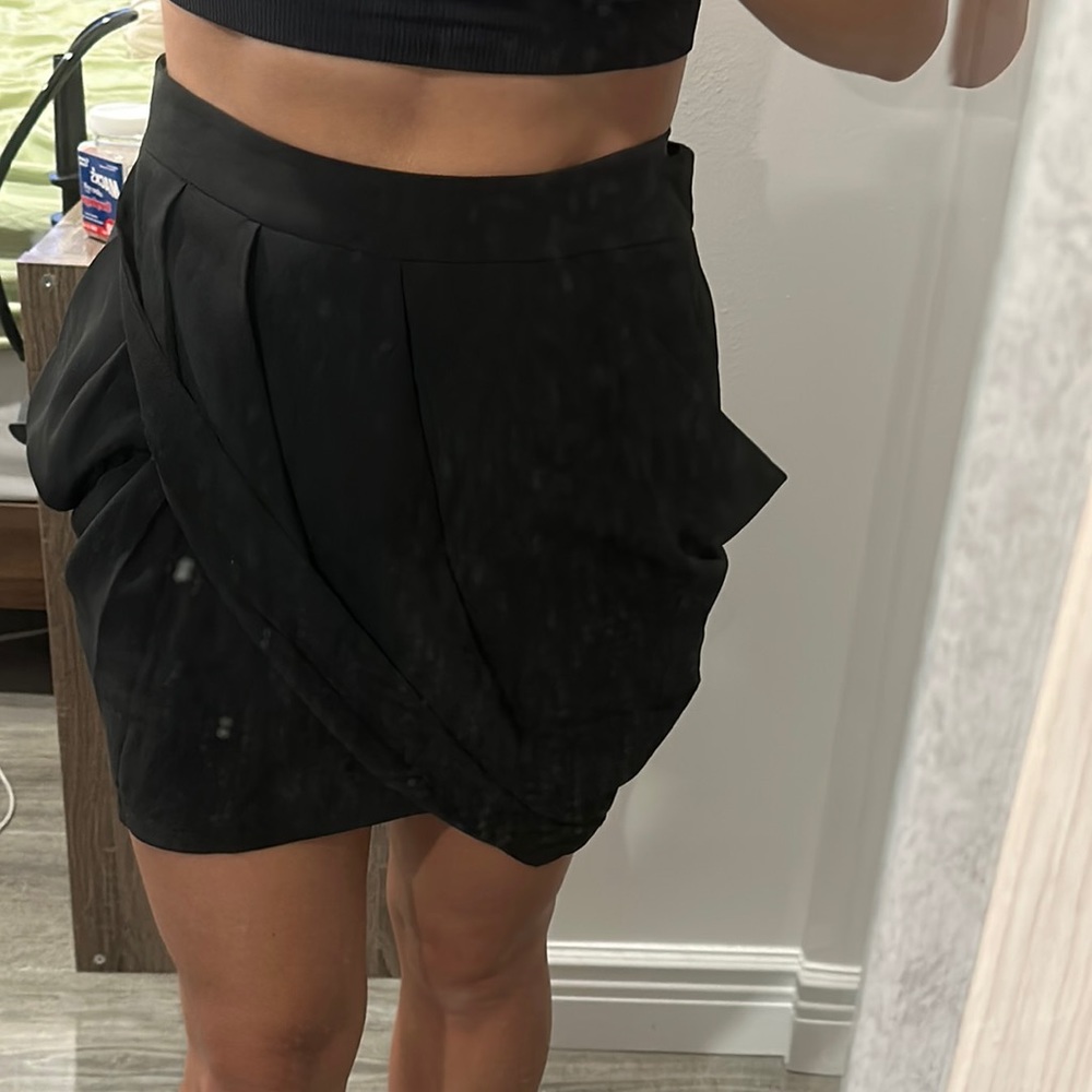 Black tulip skirt no tags size M